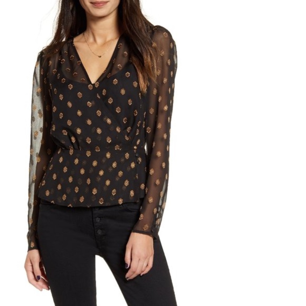 Chelsea28 Texture Geo Dot Top